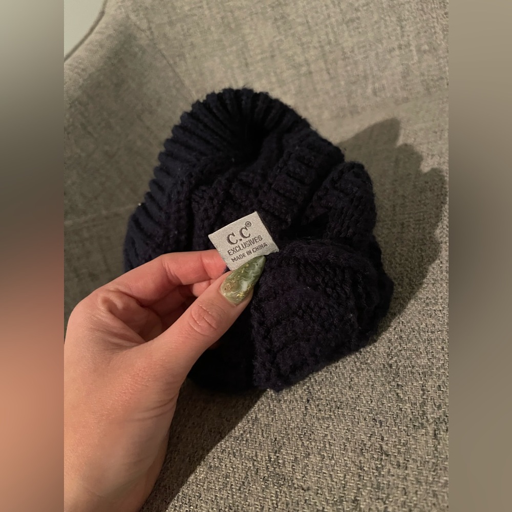 C.C hat. OS. - Picture 3 of 3